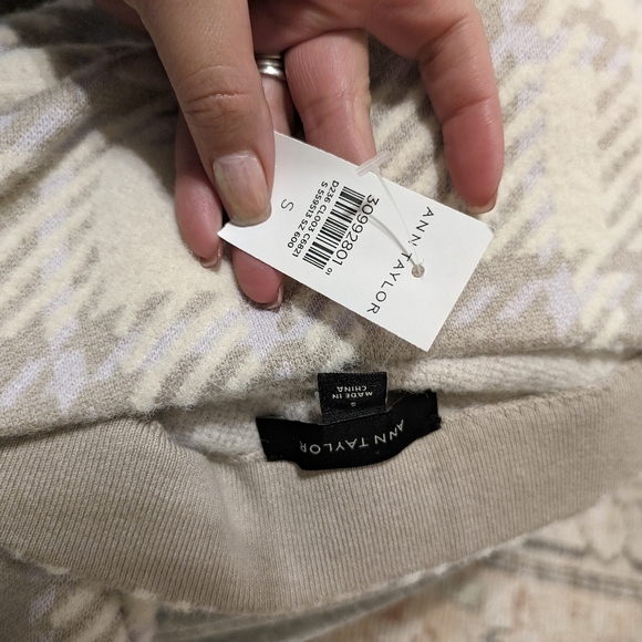 BNWT Ann Taylor Sweater Pencil Skirt - Picture 2 of 3